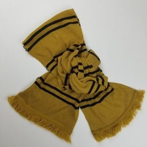 Wizarding world of Harry Potter HufflePuff scarf